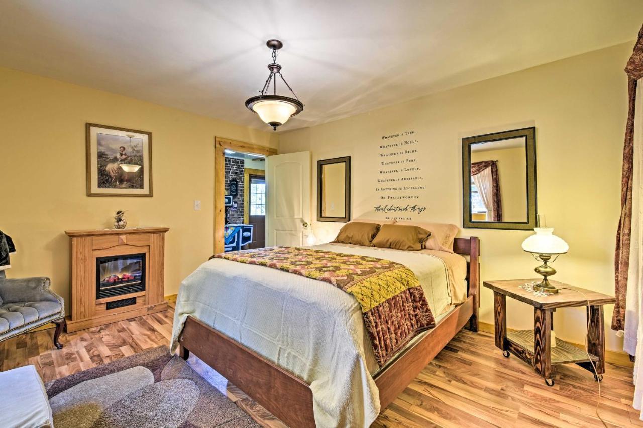Honey House Cabin - A Quiet Countryside Retreat! Nappanee Exteriör bild