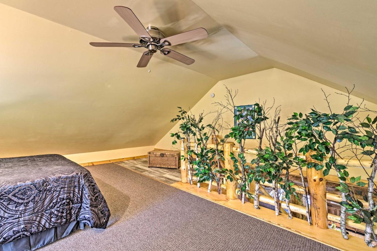 Honey House Cabin - A Quiet Countryside Retreat! Nappanee Exteriör bild