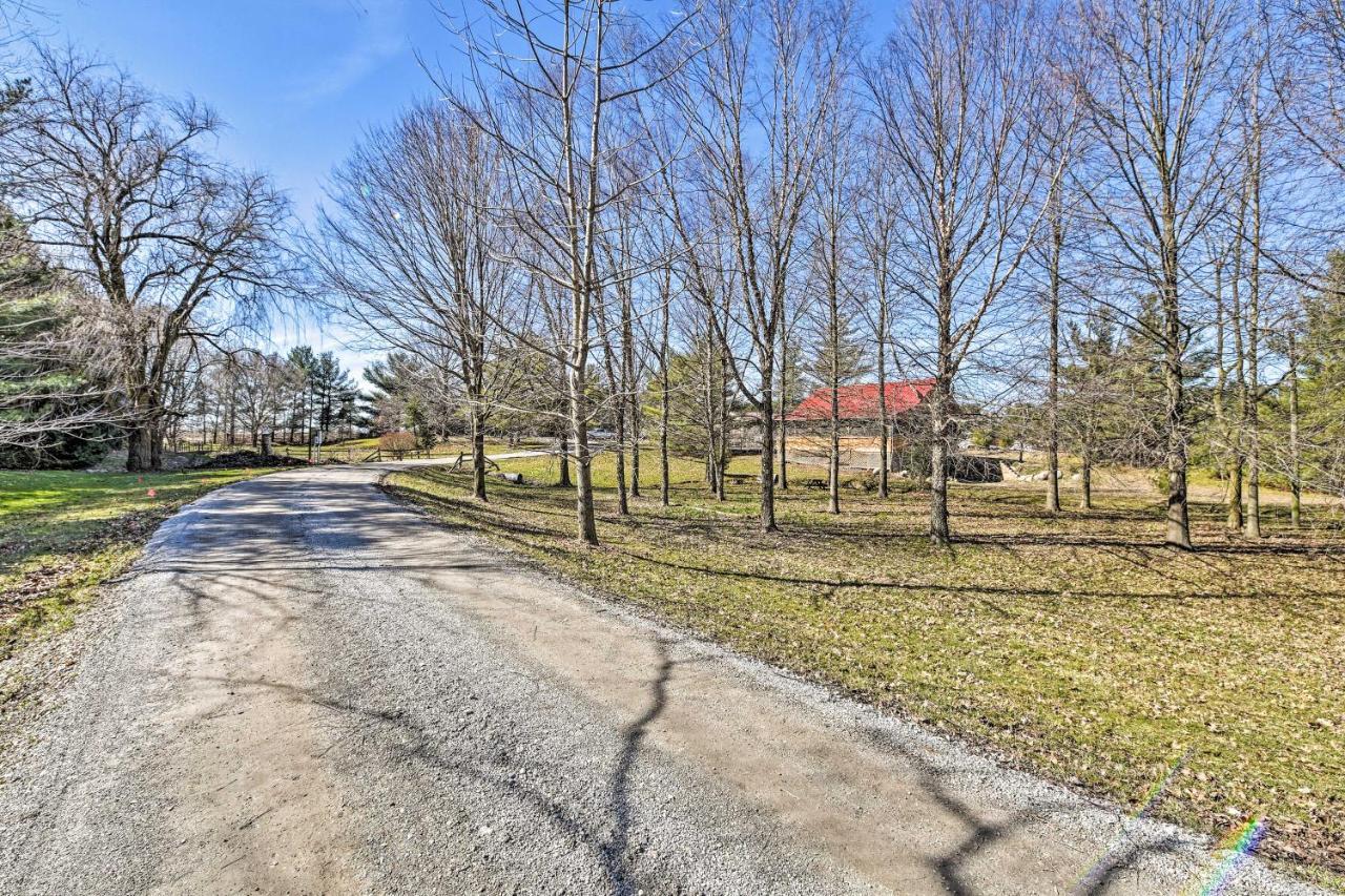 Honey House Cabin - A Quiet Countryside Retreat! Nappanee Exteriör bild