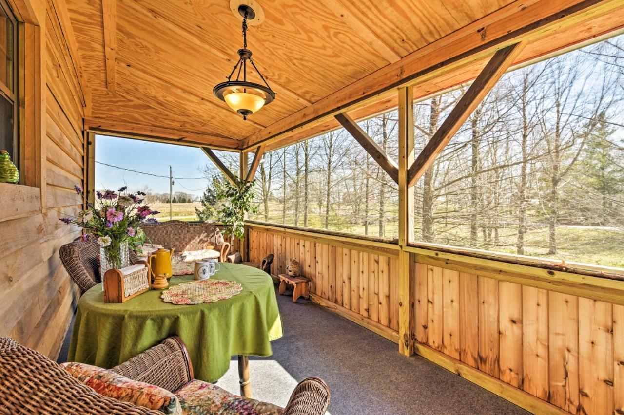 Honey House Cabin - A Quiet Countryside Retreat! Nappanee Exteriör bild
