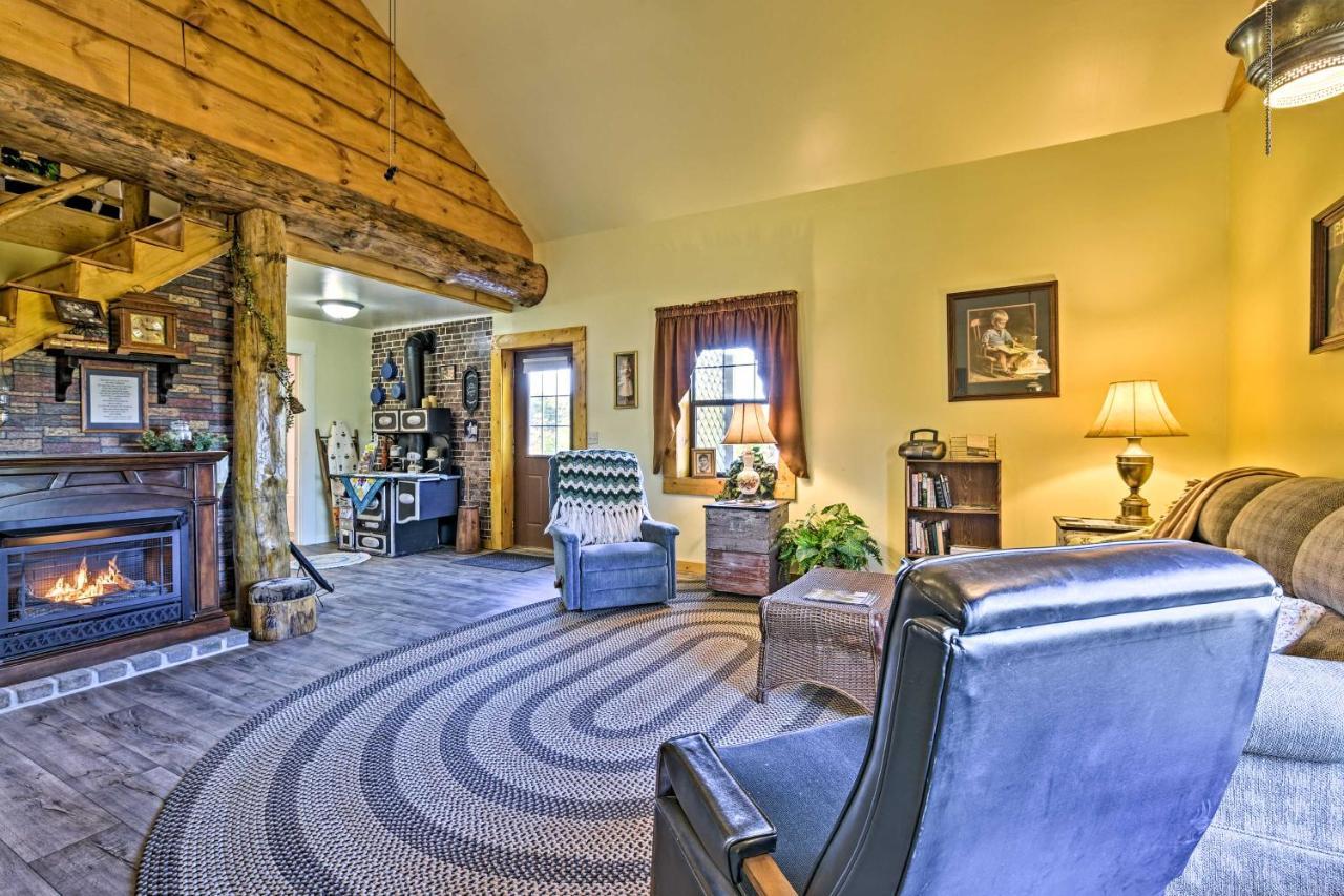 Honey House Cabin - A Quiet Countryside Retreat! Nappanee Exteriör bild