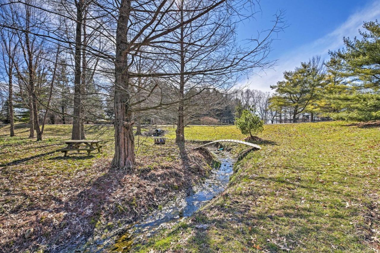 Honey House Cabin - A Quiet Countryside Retreat! Nappanee Exteriör bild