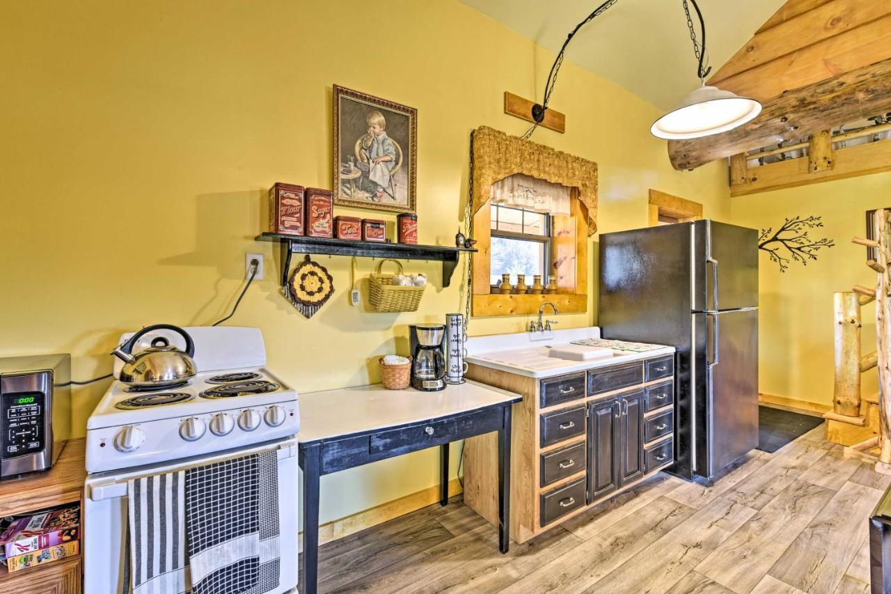 Honey House Cabin - A Quiet Countryside Retreat! Nappanee Exteriör bild