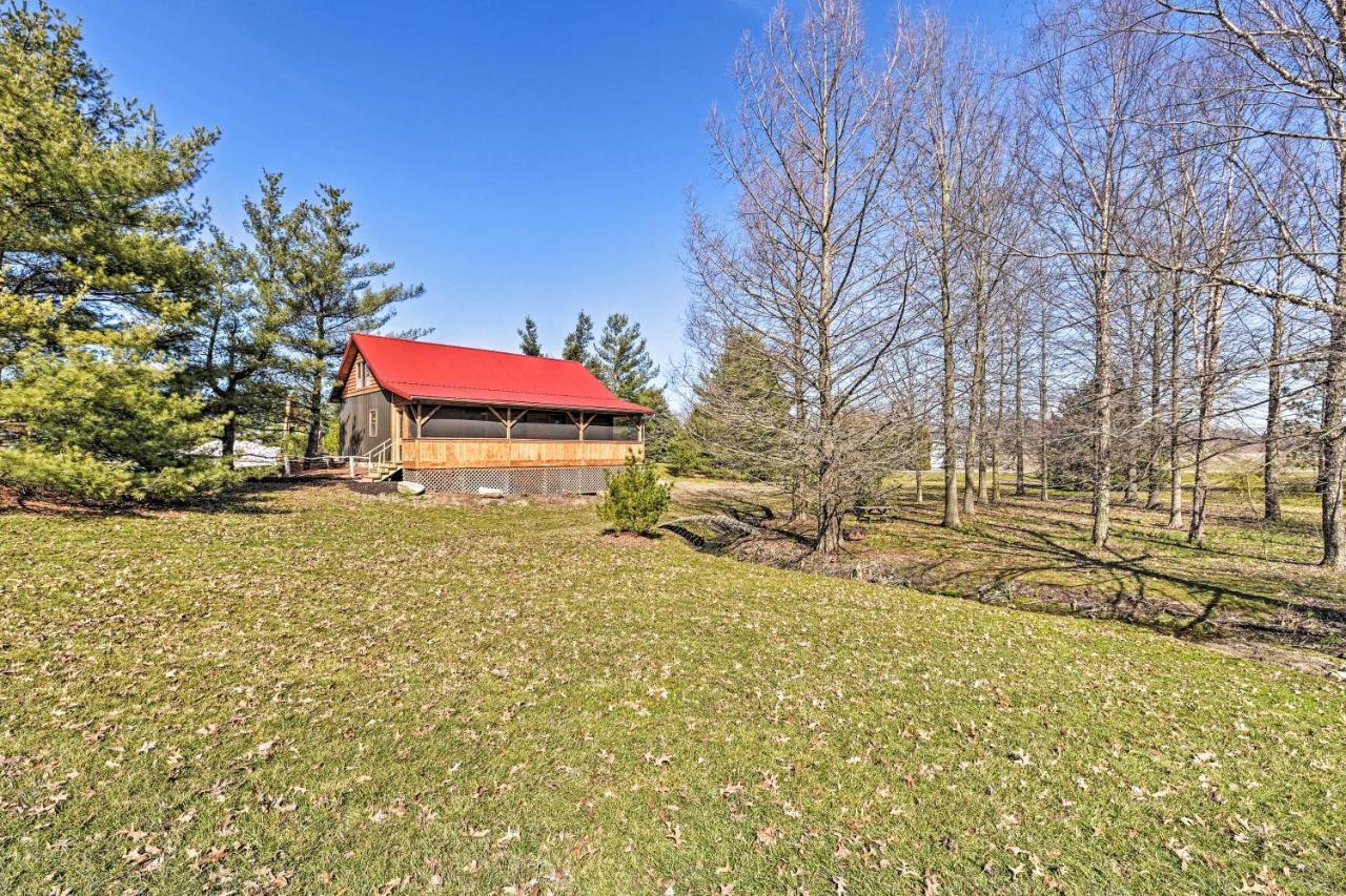 Honey House Cabin - A Quiet Countryside Retreat! Nappanee Exteriör bild