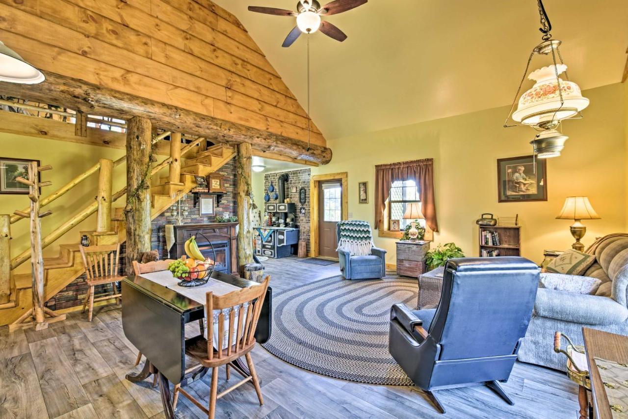 Honey House Cabin - A Quiet Countryside Retreat! Nappanee Exteriör bild