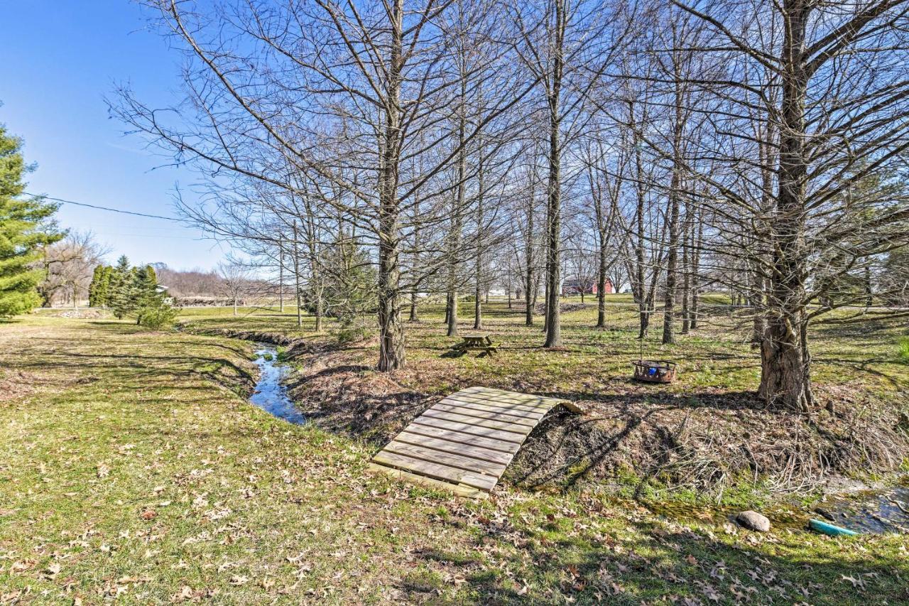 Honey House Cabin - A Quiet Countryside Retreat! Nappanee Exteriör bild